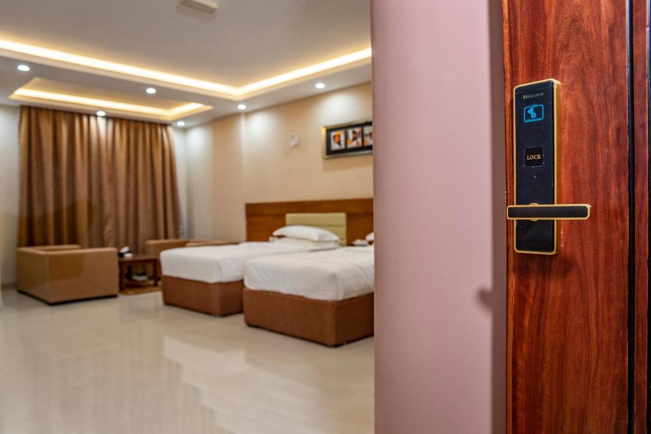 Red-5 - Al Safa Suites Salalah Bagian luar foto