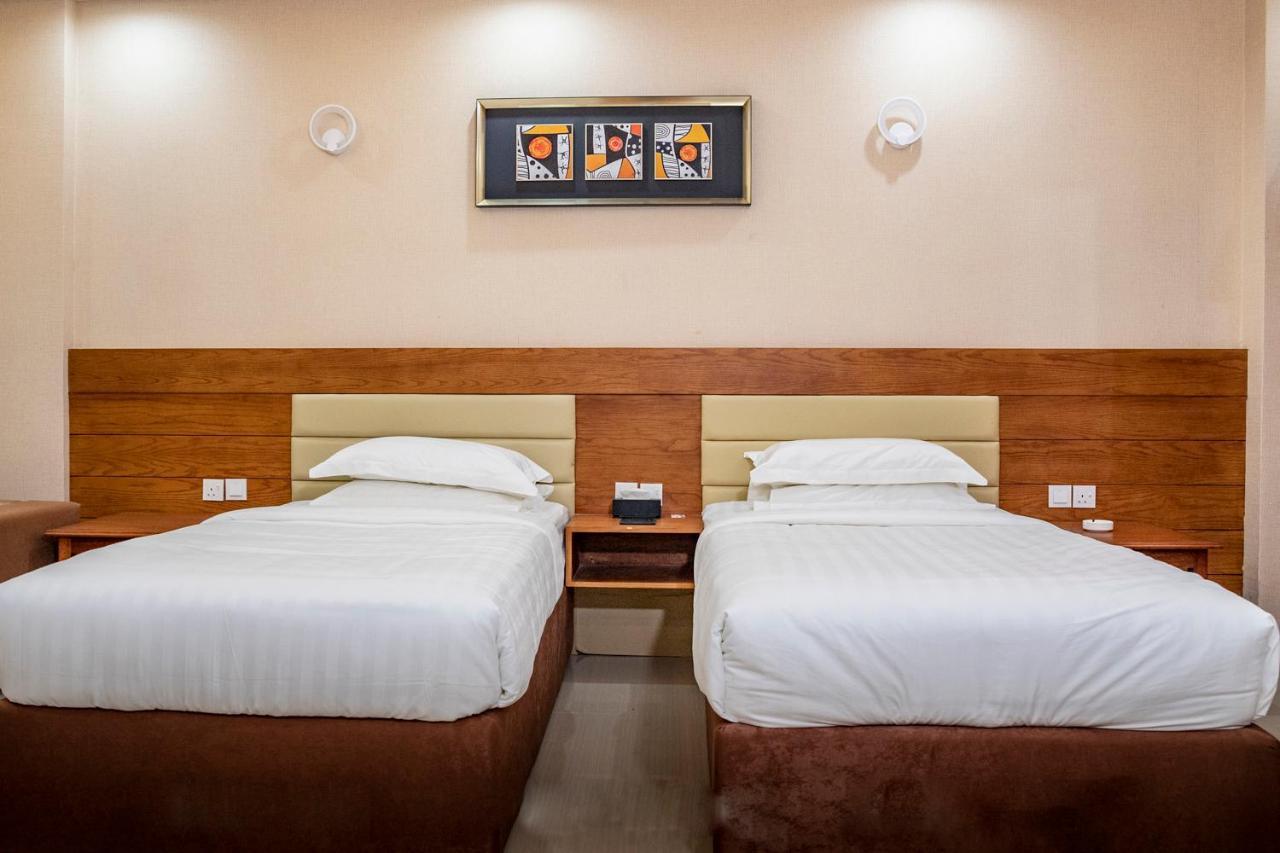 Red-5 - Al Safa Suites Salalah Bagian luar foto